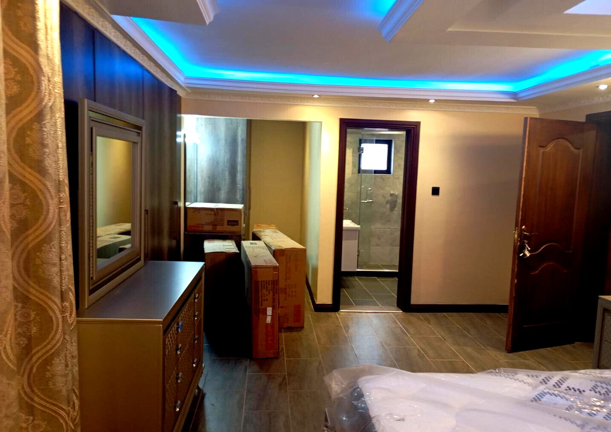 Multi-Level 5-Bed Townhouse with Double Lounge - Lavington