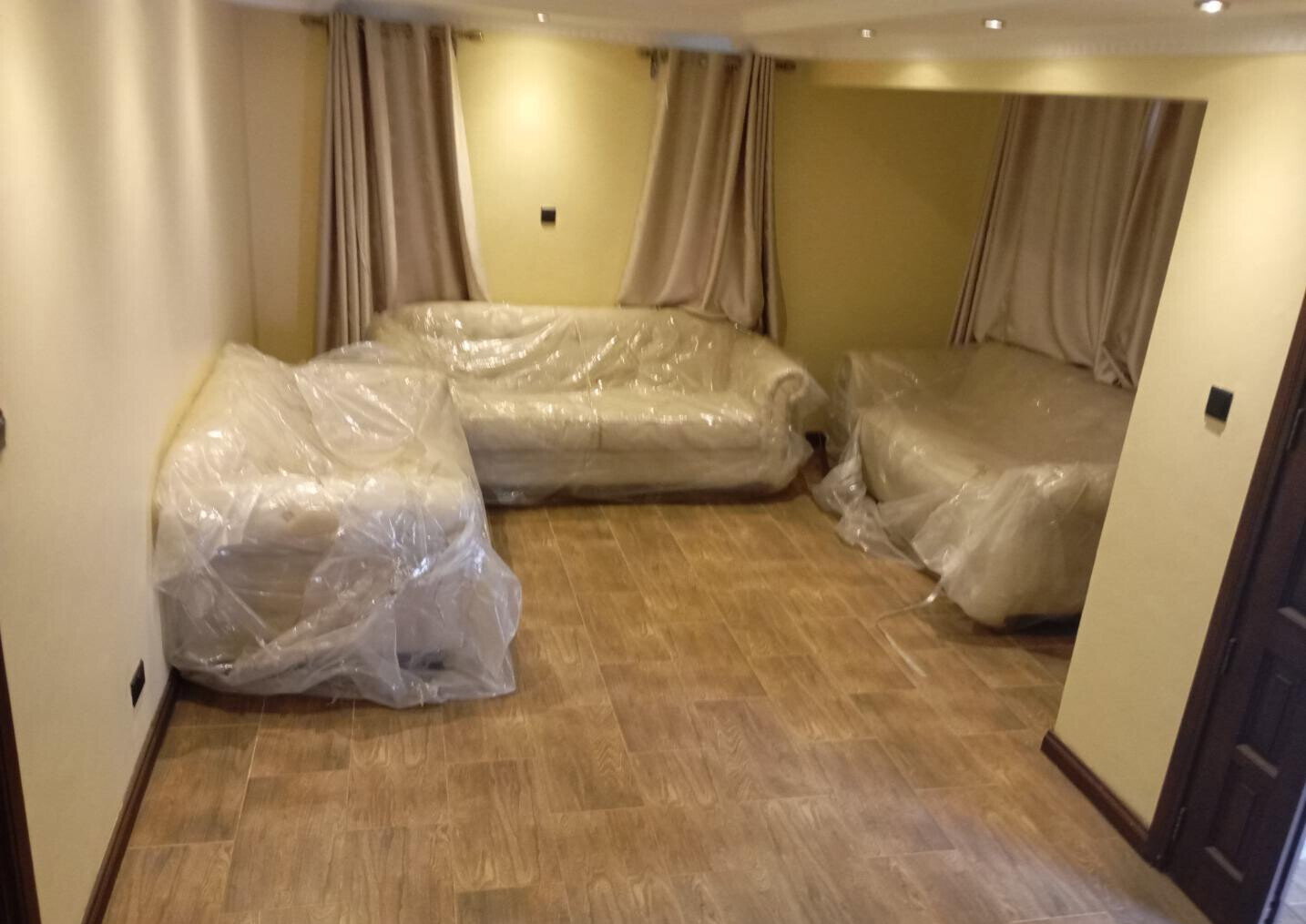 Multi-Level 5-Bed Townhouse with Double Lounge - Lavington
