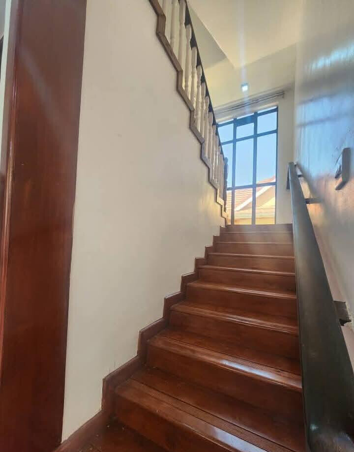 5BR All-Ensuite Townhouse with Rooftop Terrace & DSQ - Ngong
