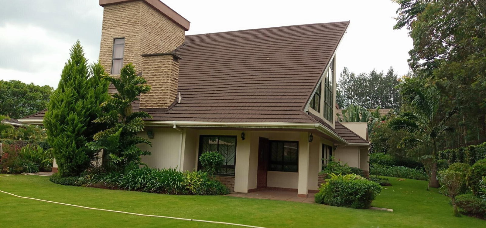4BR Townhouse with Office & Clubhouse - Ridgeways