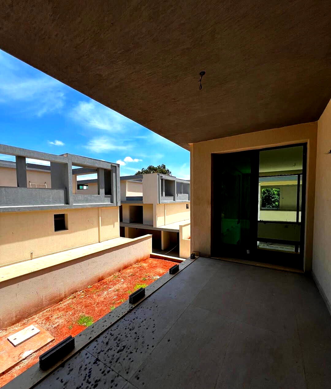 3-Storey 5-Ensuite Townhouse with Rooftop Terrace - Lavington