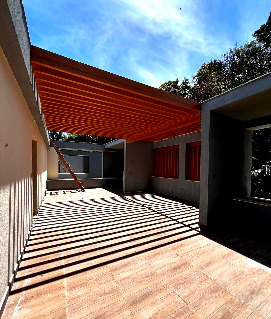 3-Storey 5-Ensuite Townhouse with Rooftop Terrace - Lavington