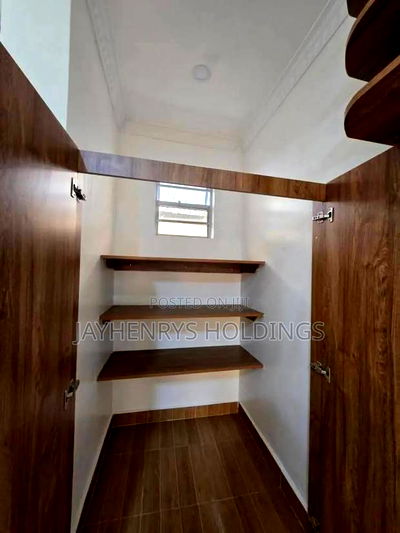 3bdrm Bungalow in Kimbo for sale - Image 9