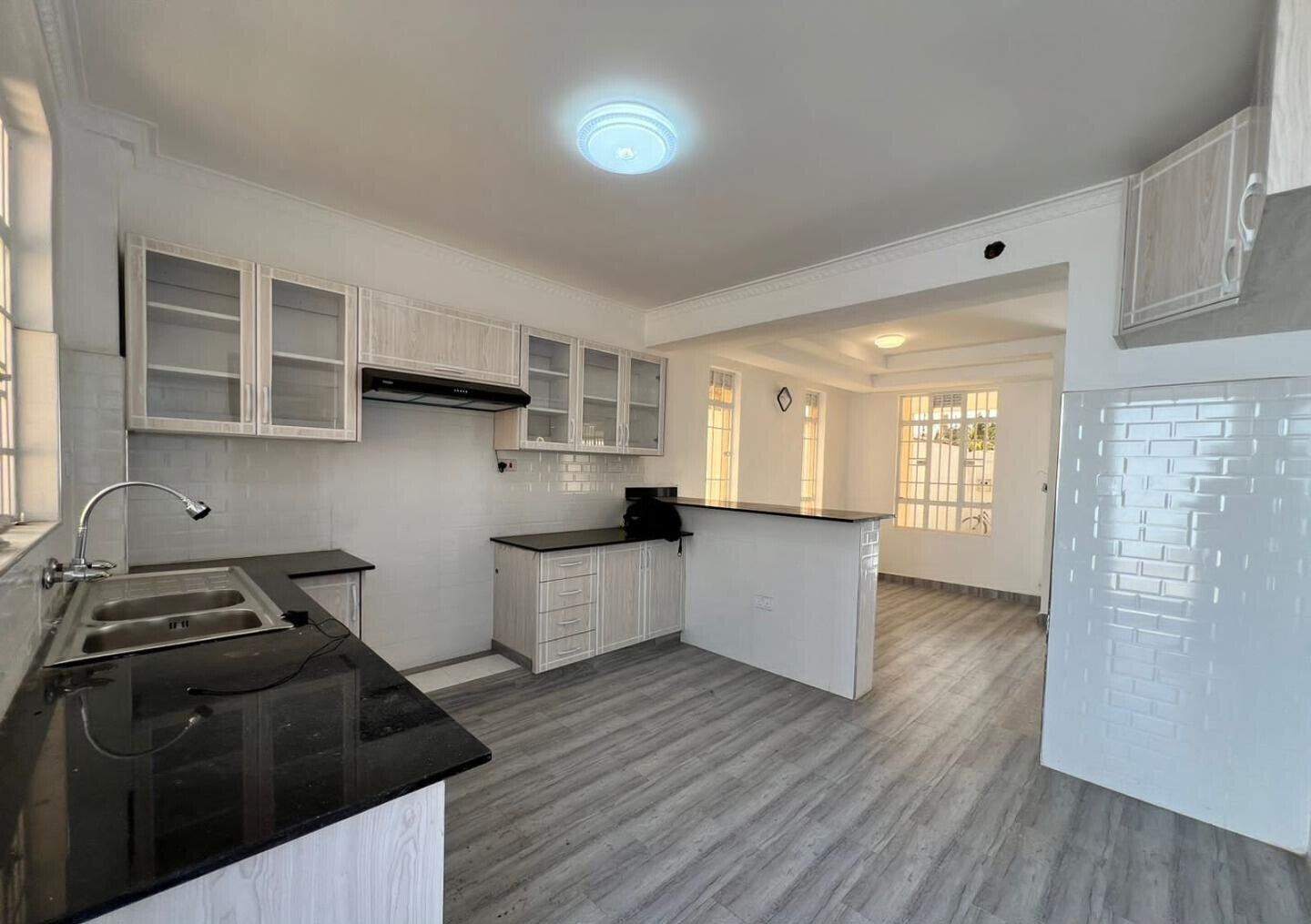 5BR All-Ensuite Villa with Staff Quarter - Membley, Ruiru