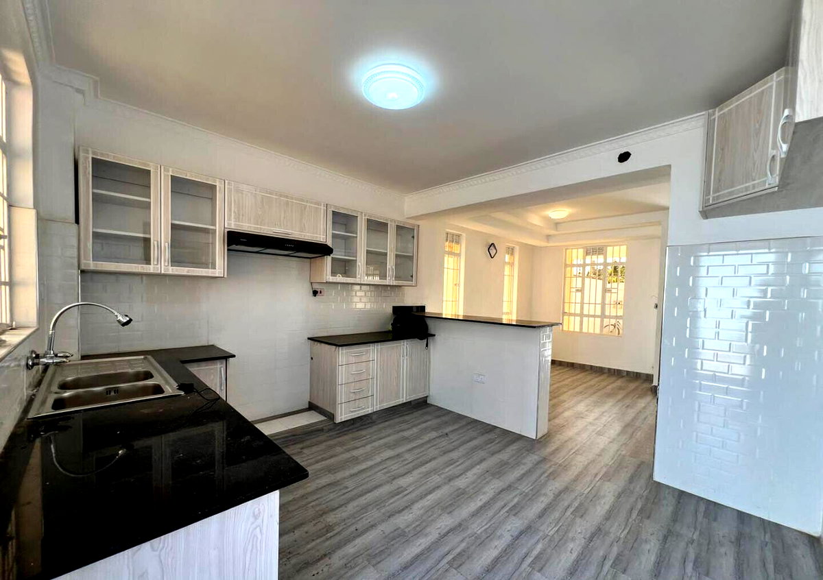 5BR All-Ensuite Villa with Staff Quarter - Membley, Ruiru
