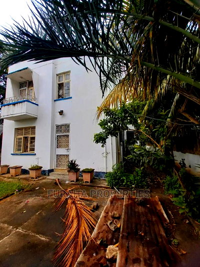 5bdrm House in Tudor for Sale - Image 3