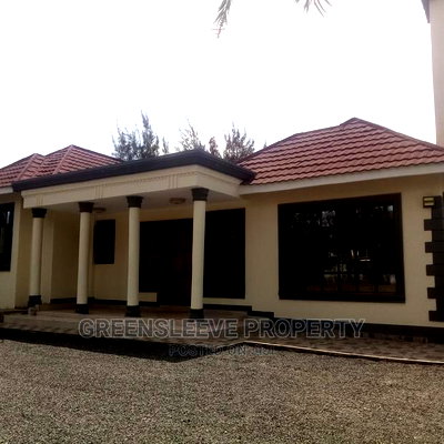 4bdrm Bungalow in Hardy for rent - Image 1