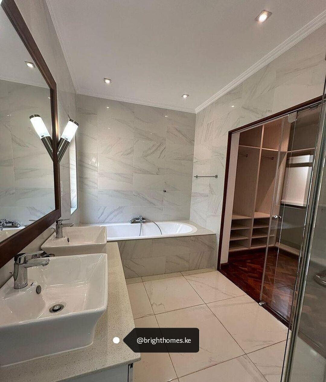 5-Ensuite Townhouse with Private Garden & Patio - Lavington