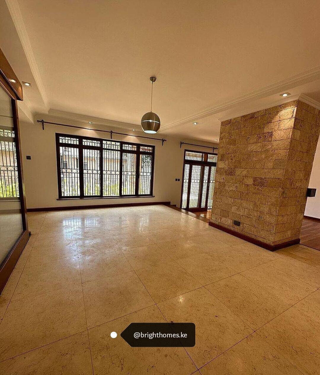5-Ensuite Townhouse with Private Garden & Patio - Lavington