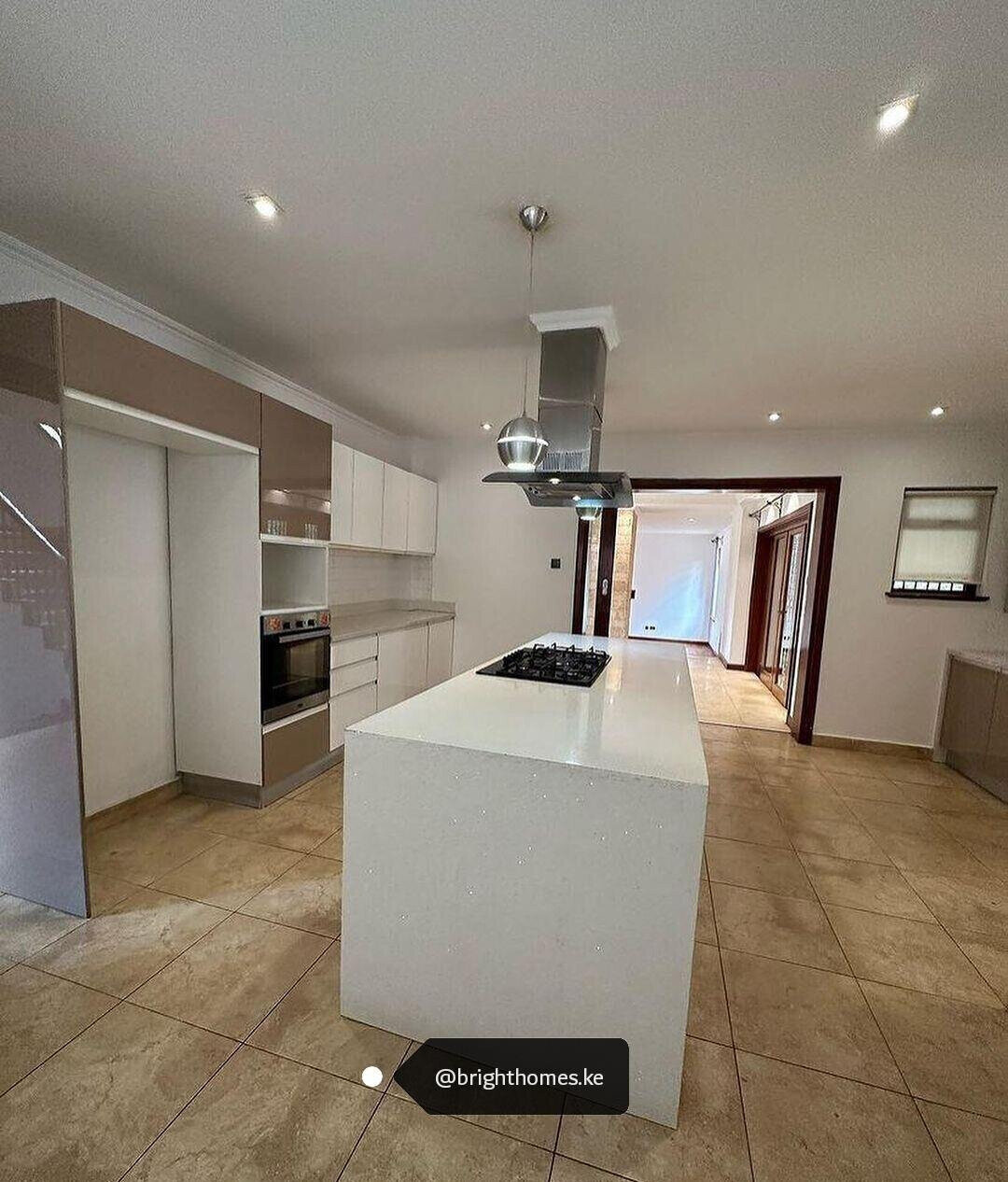 5-Ensuite Townhouse with Private Garden & Patio - Lavington