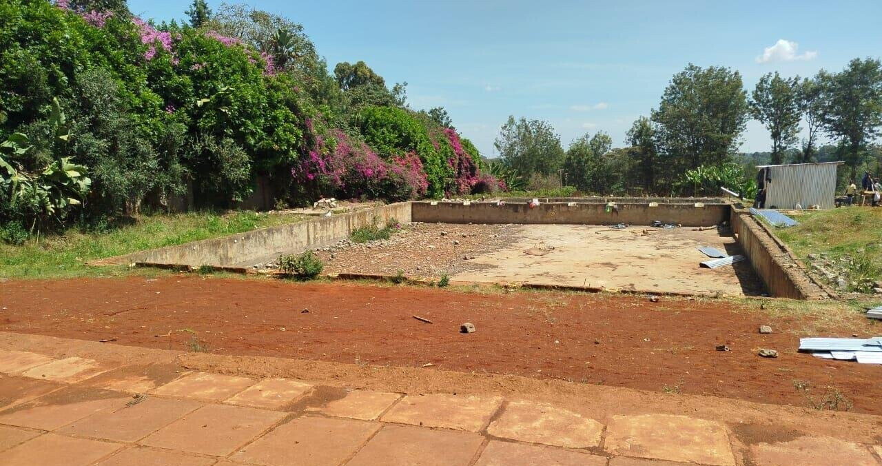 1 Acre Commercial Plot with Garden