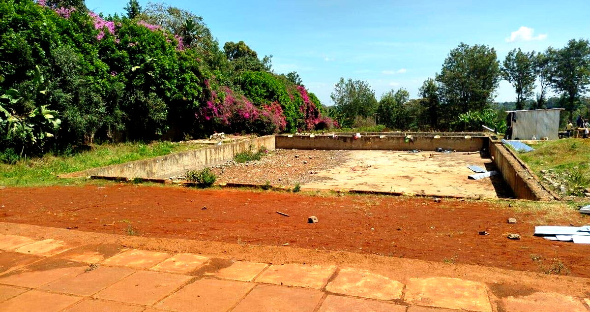 1 Acre Commercial Plot with Garden