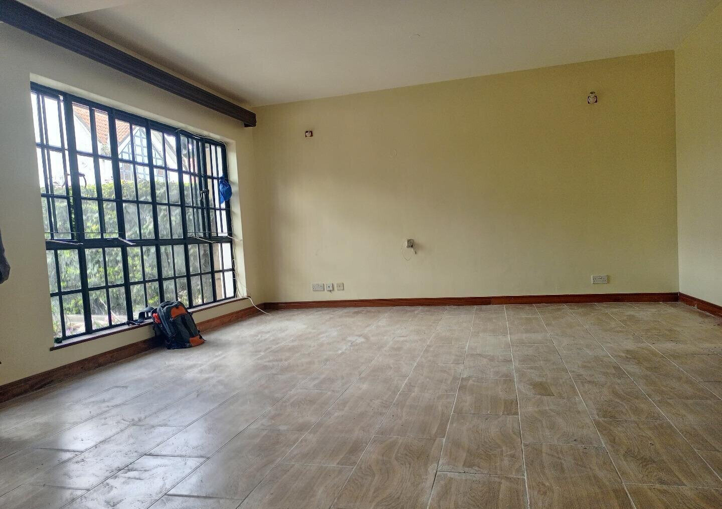 5BR Townhouse with Backup Generator & Borehole - Westlands