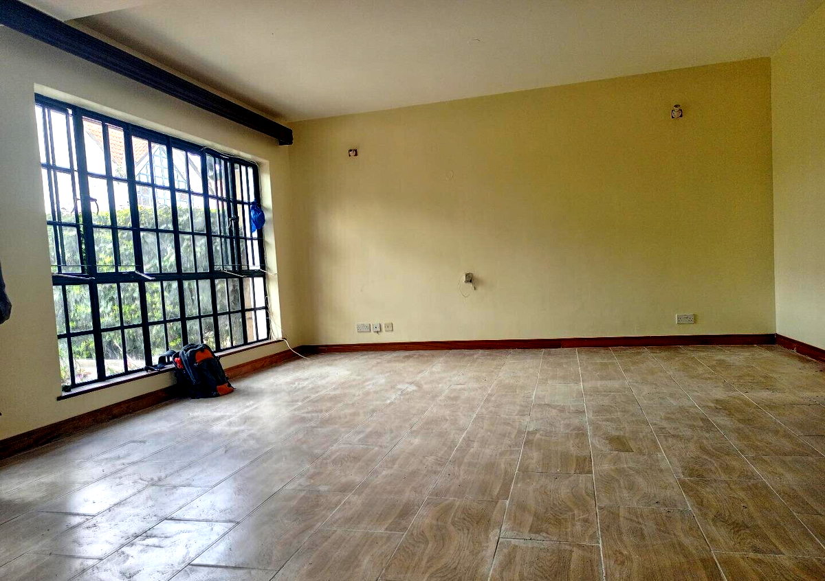 5BR Townhouse with Backup Generator & Borehole - Westlands