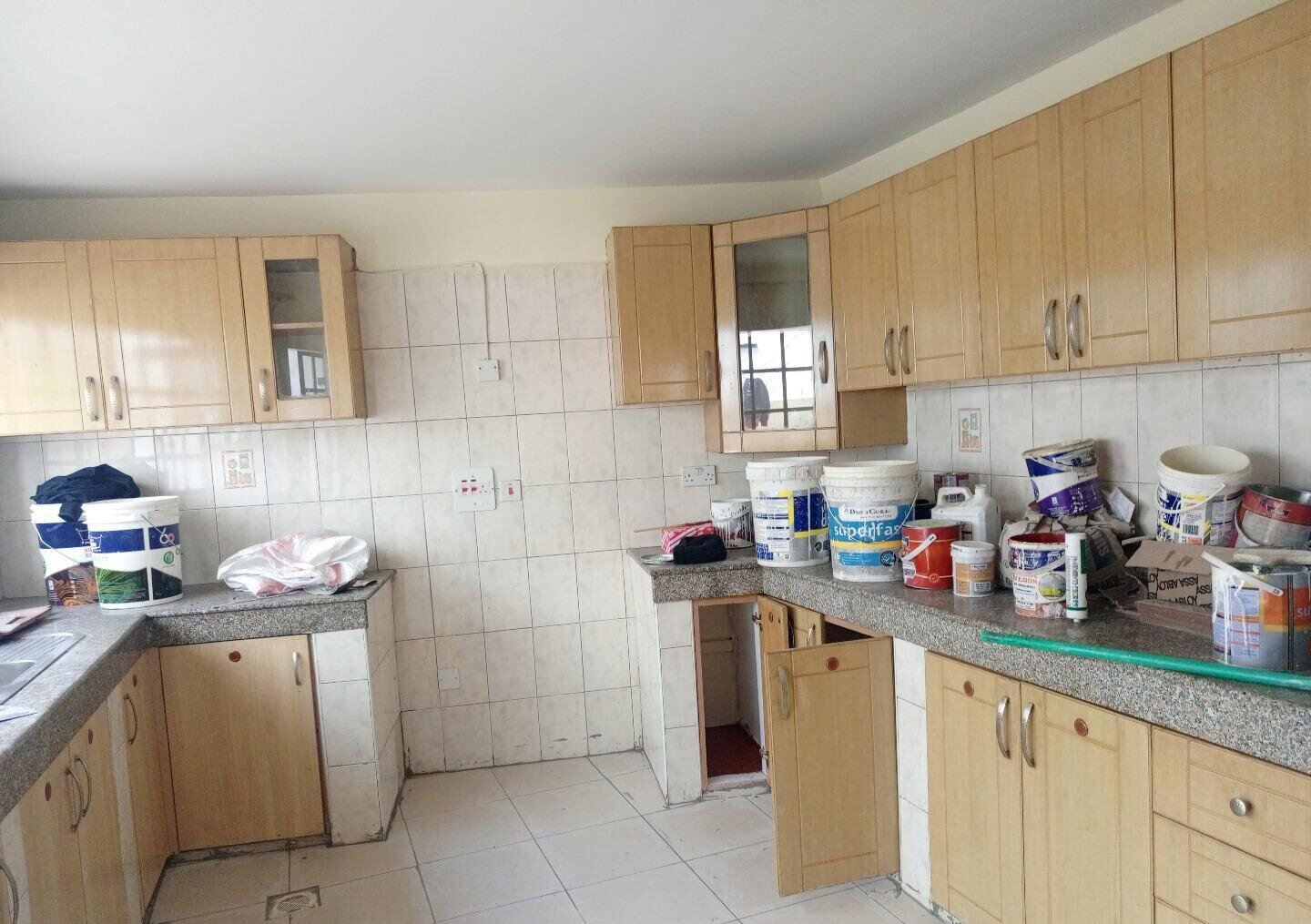 5BR Townhouse with Backup Generator & Borehole - Westlands