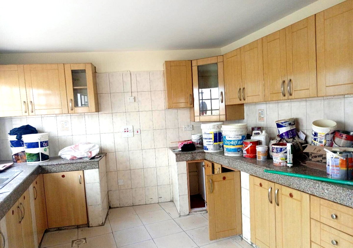 5BR Townhouse with Backup Generator & Borehole - Westlands