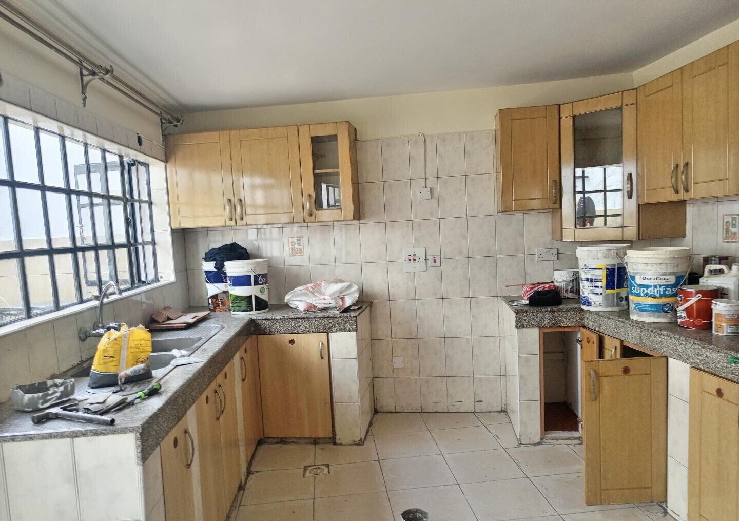 5BR Townhouse with Backup Generator & Borehole - Westlands