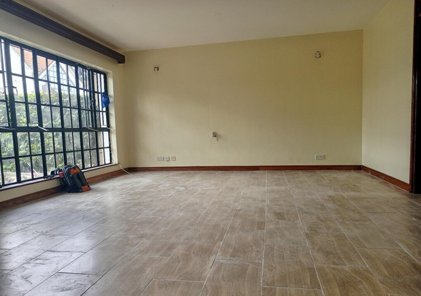 5BR Townhouse with Backup Generator & Borehole - Westlands