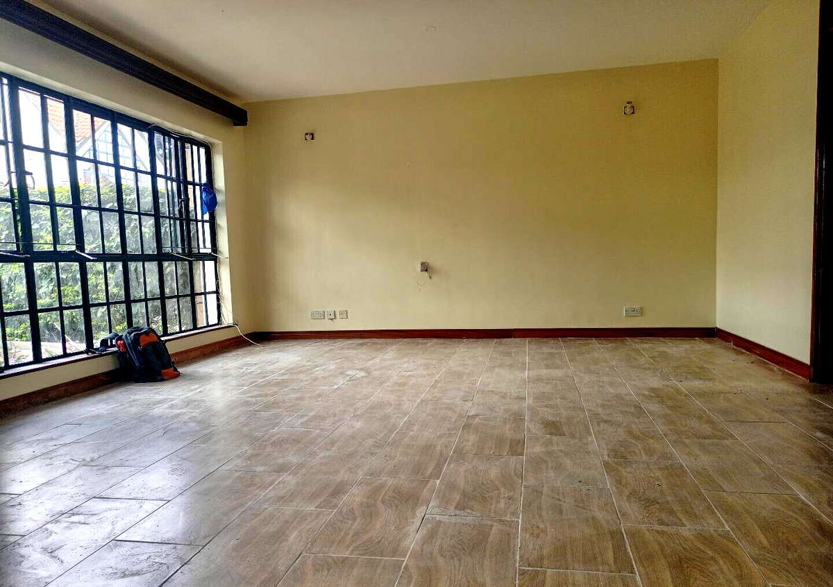 5BR Townhouse with Backup Generator & Borehole - Westlands