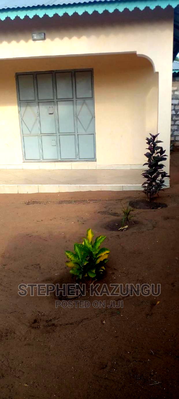 Business Site Shop for Rent, in Malindi at Musoloni Area.