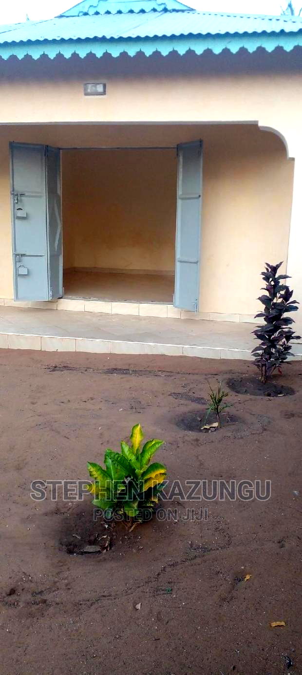 Business Site Shop for Rent, in Malindi at Musoloni Area.