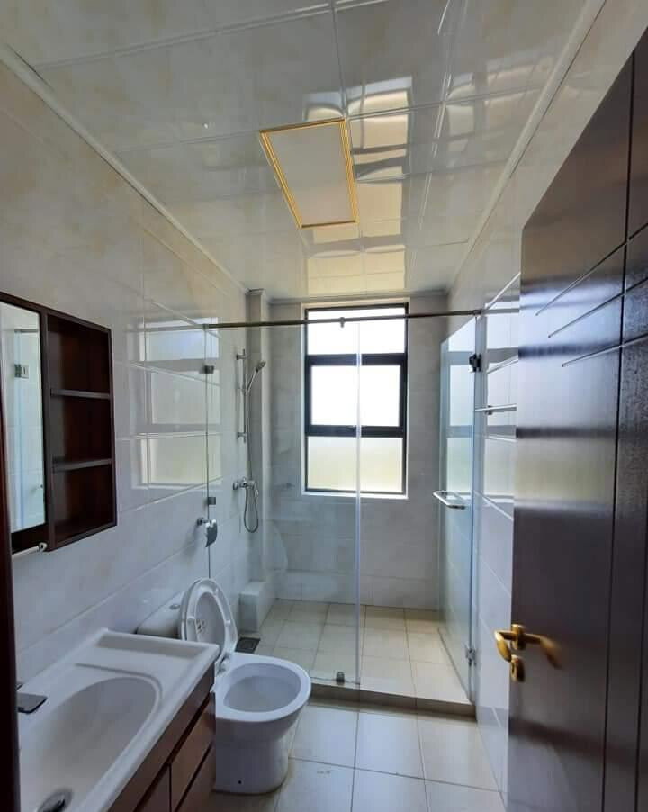 Contemporary 5-Bed Villa with Solar Heating - Lavington