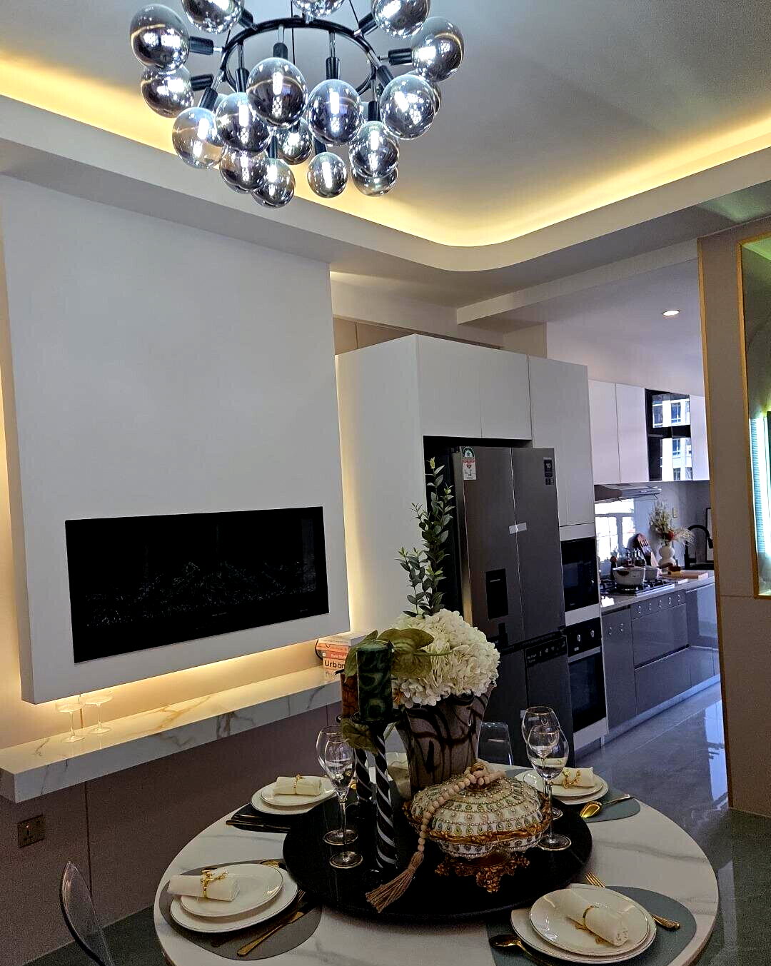 Smart 2BR with Heated Pool & Face Scan Entry - Westlands