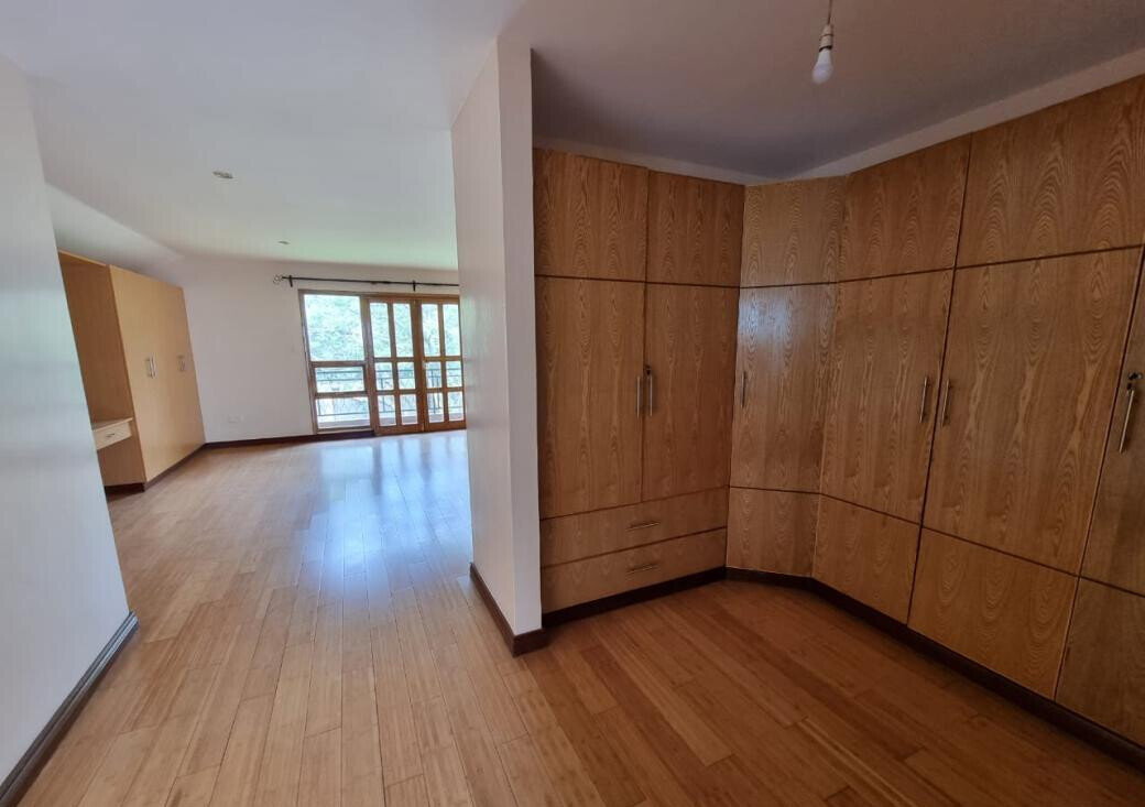 5-Ensuite Townhouse with Clubhouse & Gym – Karen