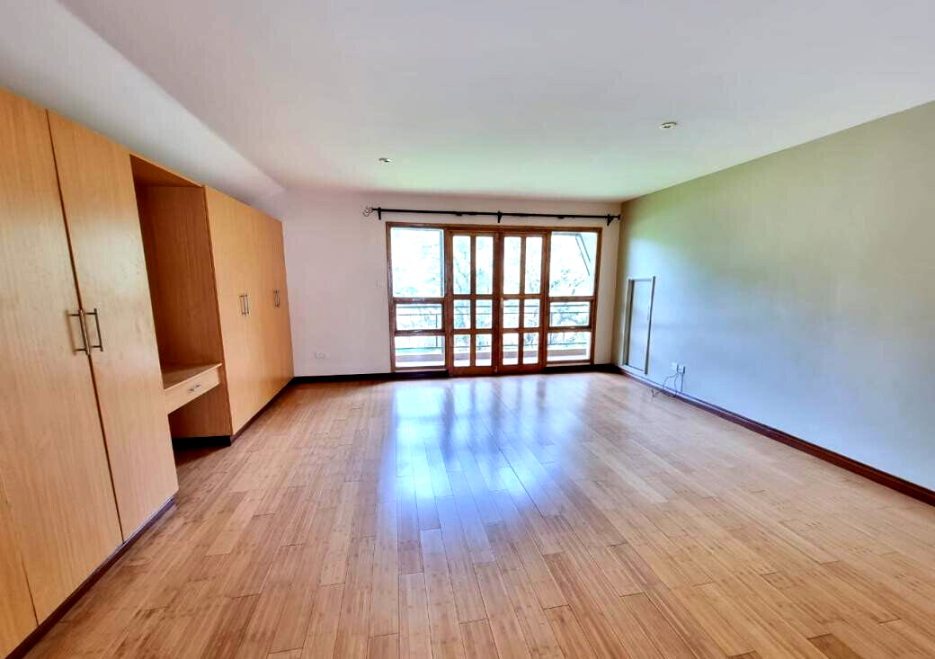 5-Ensuite Townhouse with Clubhouse & Gym – Karen
