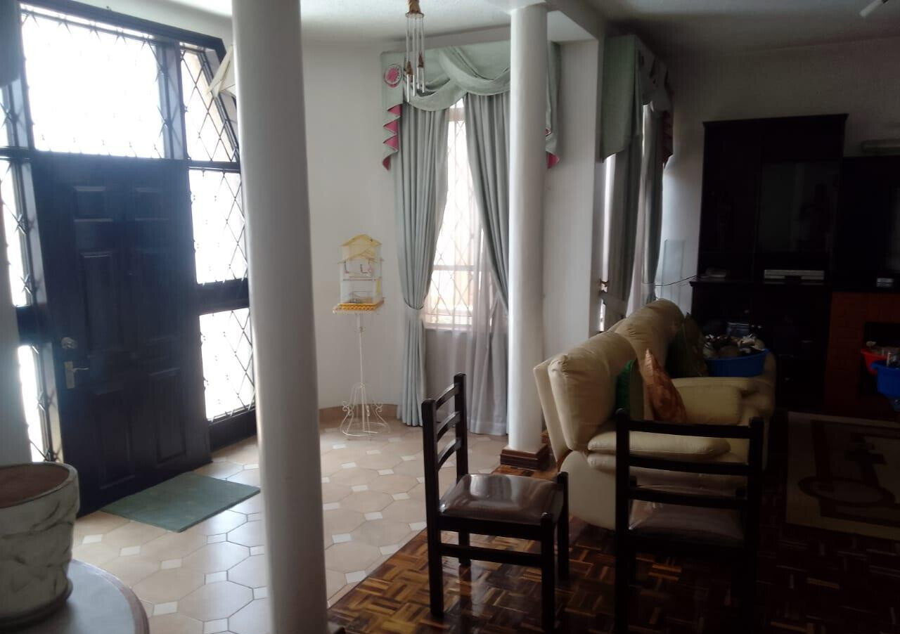 4BR Townhouse with Kitchenette & Guest Room - Parklands