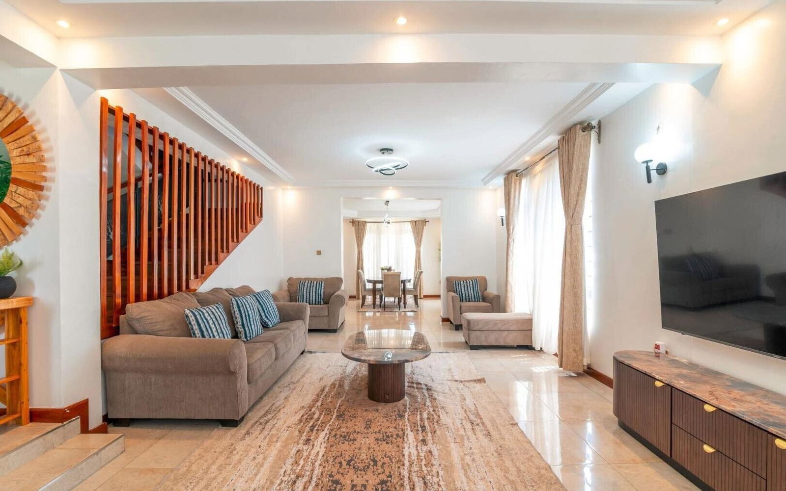 4BR All-Ensuite Townhouse with Income-Generating Bedsitters - Kitengela
