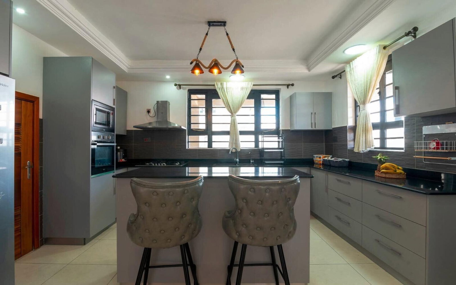 4BR All-Ensuite Townhouse with Income-Generating Bedsitters - Kitengela