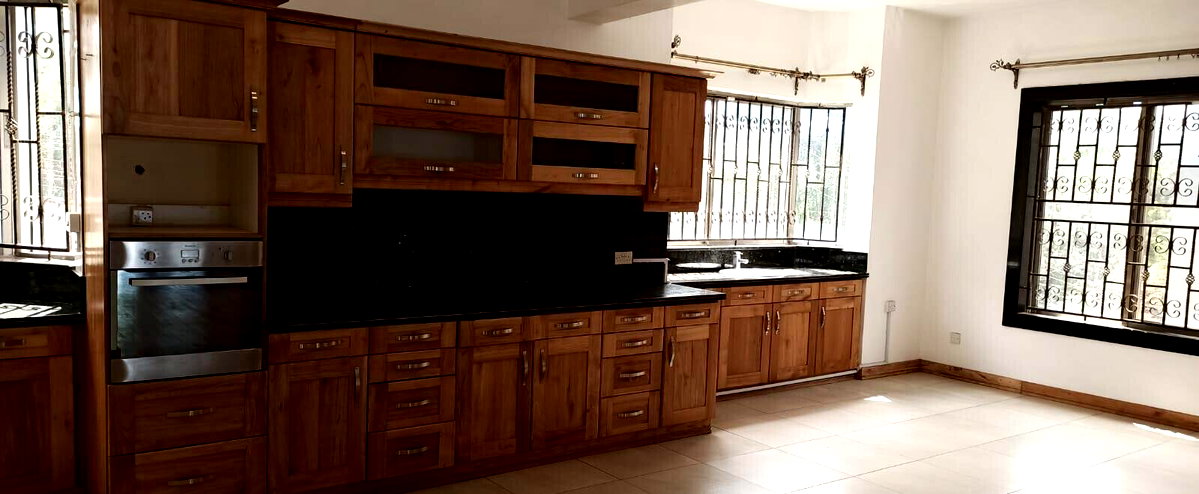5BR Townhouse with Parking at KSh 70M