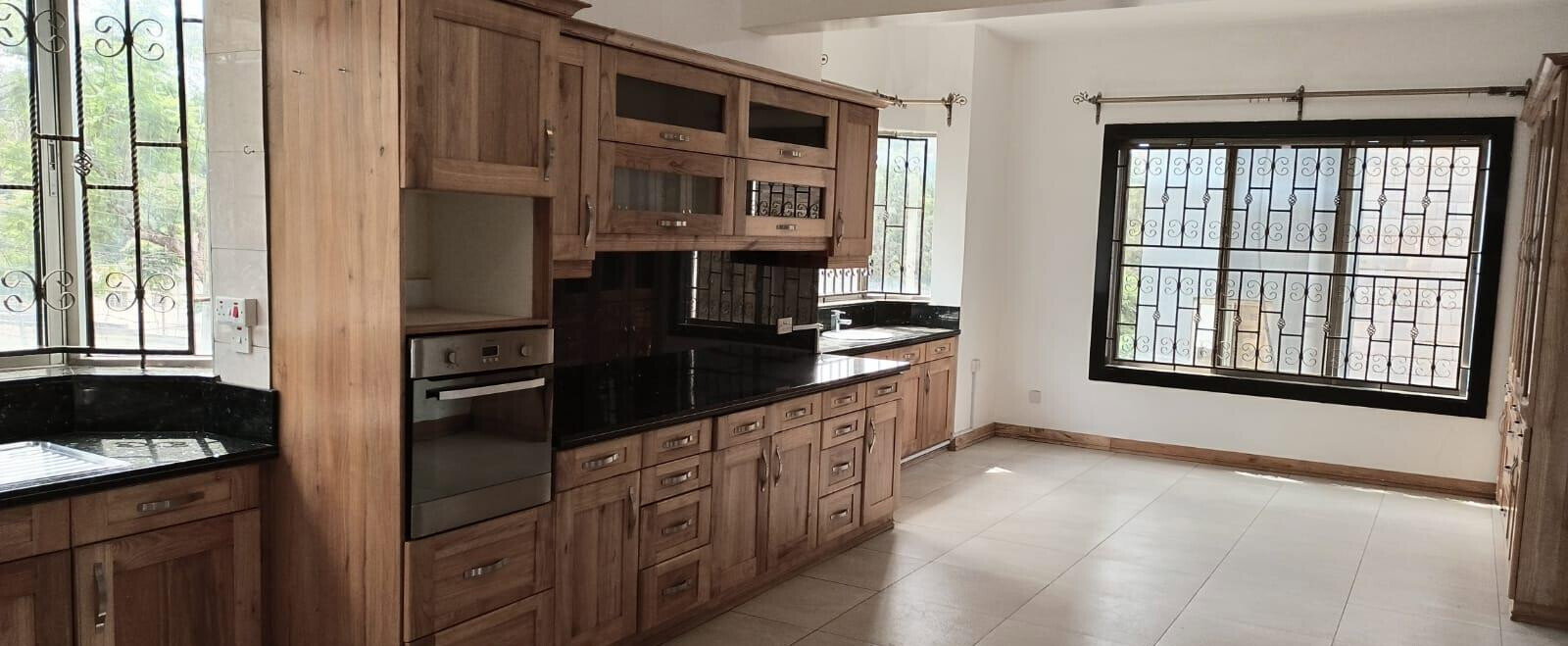 5BR Townhouse with Parking at KSh 70M