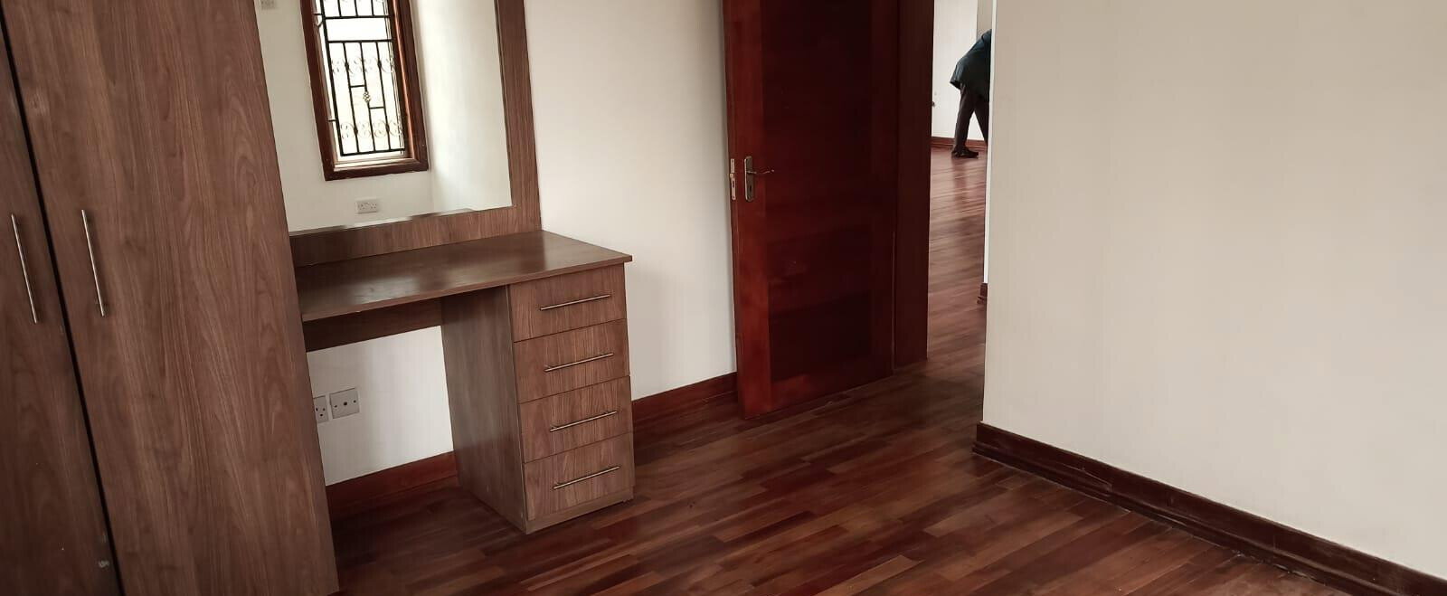 5BR Townhouse with Parking at KSh 70M
