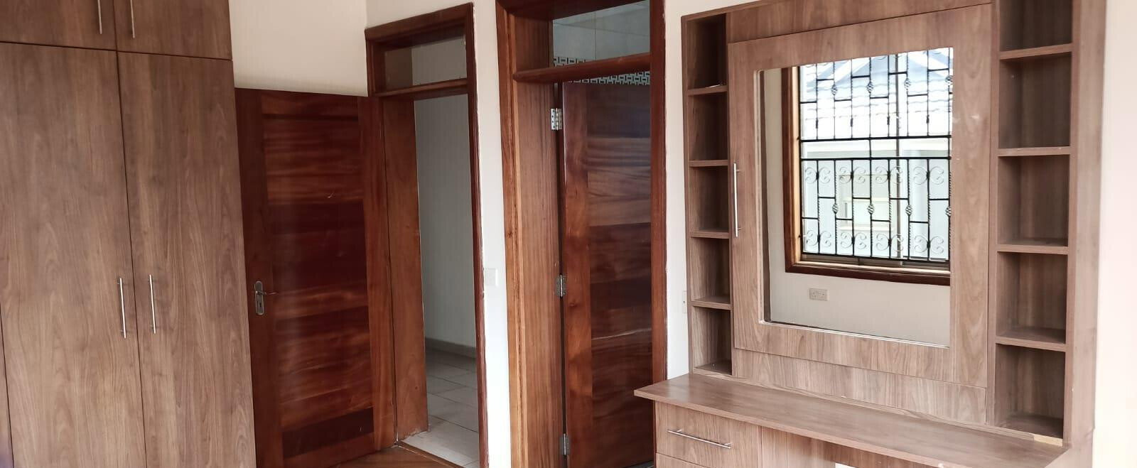 5BR Townhouse with Parking at KSh 70M