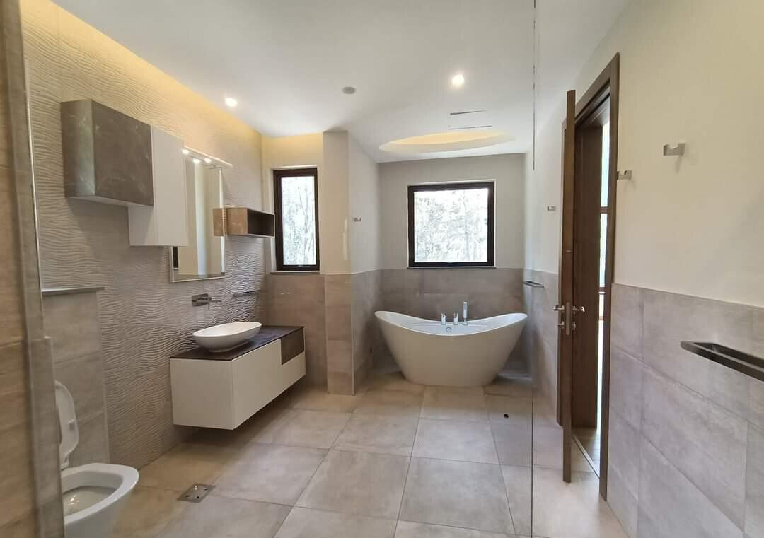 Half-Acre Townhouse with Sunken Lounge & Study - Lower Kabete