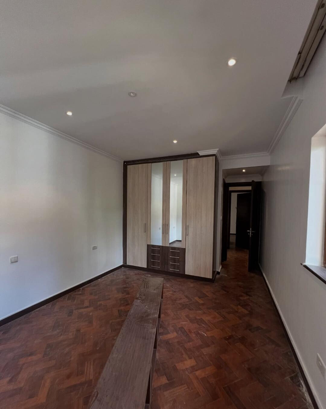 4-Ensuite Townhouse with Generator & Fitted Kitchen - Lavington