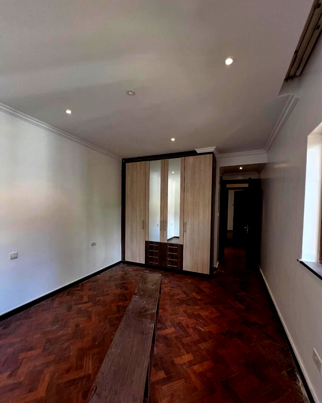 4-Ensuite Townhouse with Generator & Fitted Kitchen - Lavington