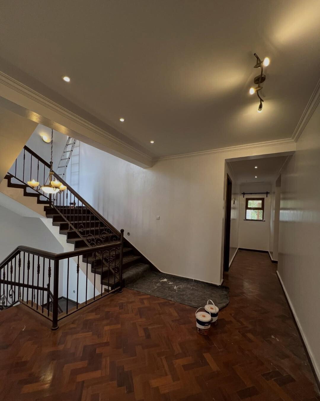 4-Ensuite Townhouse with Generator & Fitted Kitchen - Lavington