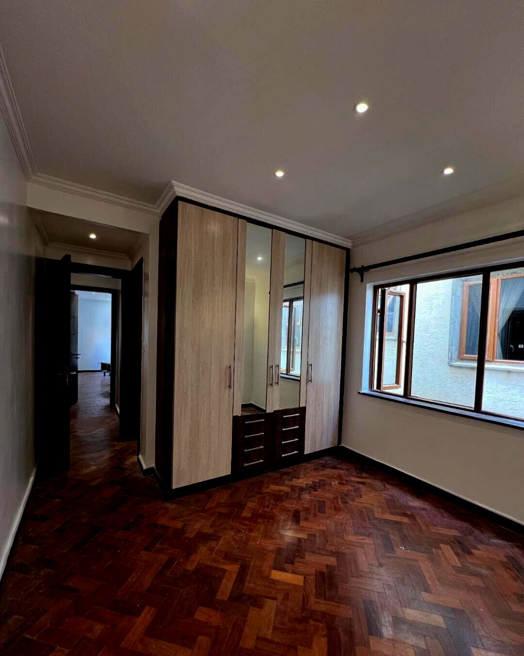 4-Ensuite Townhouse with Generator & Fitted Kitchen - Lavington