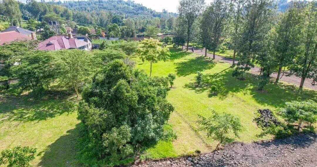 125-Acre Garden Estate with Parking