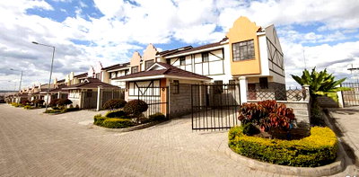 Cape Dutch 3BR Townhouse with DSQ & Solar - Athi River
