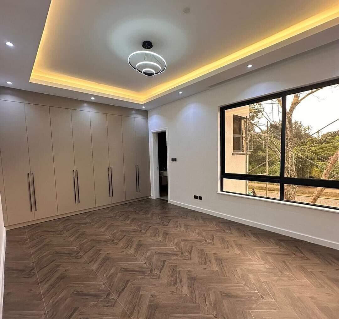 4-Ensuite Townhouse with DSQ & Beko Fittings - Valley Arcade