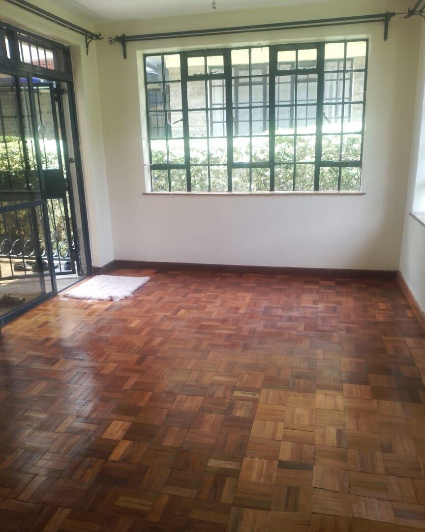 Half-Acre Townhouse with Clubhouse Access – Karen