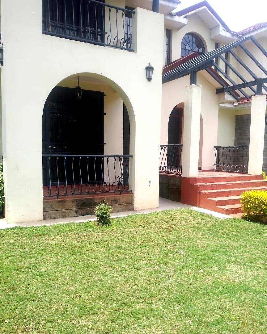 Half-Acre Townhouse with Clubhouse Access – Karen