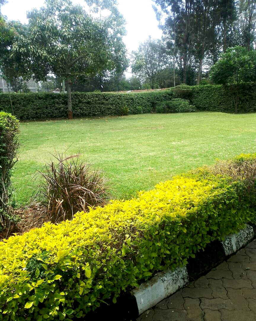 Half-Acre Townhouse with Clubhouse Access – Karen