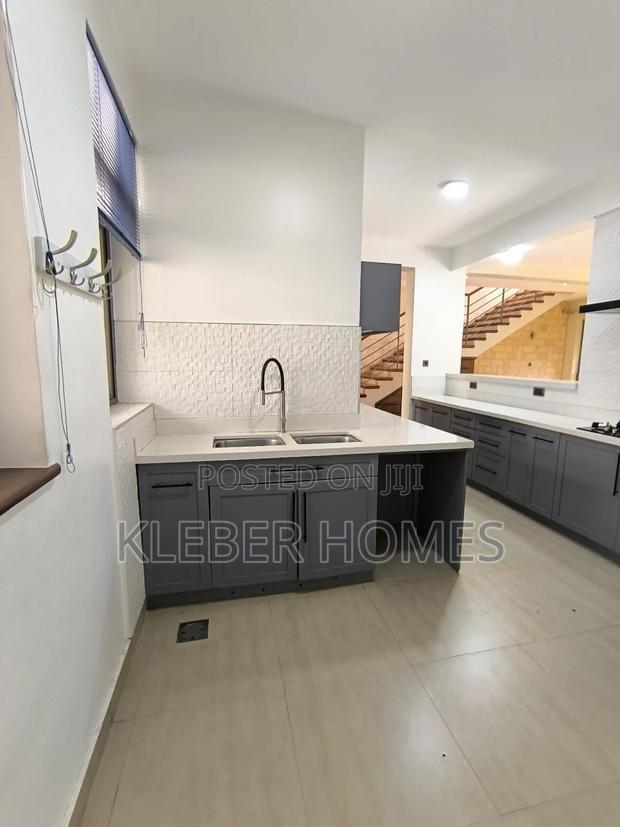 4bdrm Townhouse/Terrace in Kileleshwa for sale