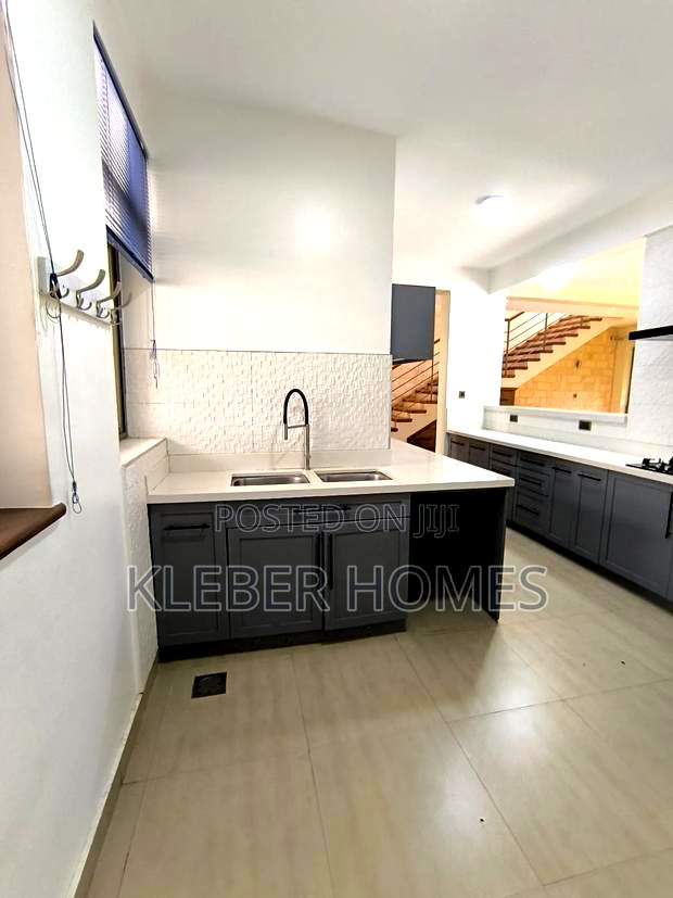 4bdrm Townhouse/Terrace in Kileleshwa for sale