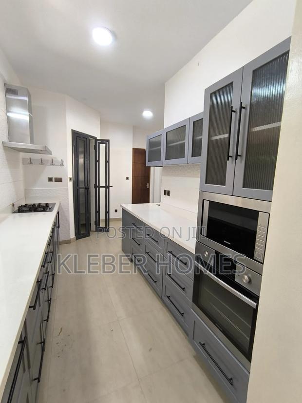 4bdrm Townhouse/Terrace in Kileleshwa for sale